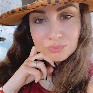 Meet your Posher, Nancy